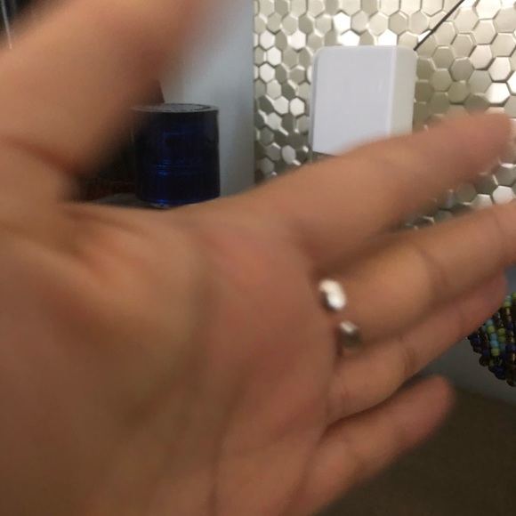 Very Cute Men and Women Frog Design Ring - Picture 6 of 7